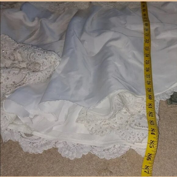 White Satin Beaded Embroidered Ball Gown Wedding Dress with Train Sz 14 - Picture 14 of 16